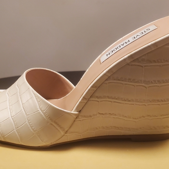 STEVE MADDEN Wedge Heels/Sandals - Picture 7 of 7